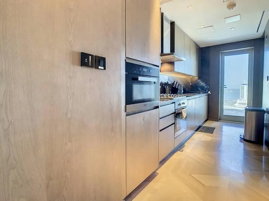 Five Palm Residence - Elegant Home Dubai