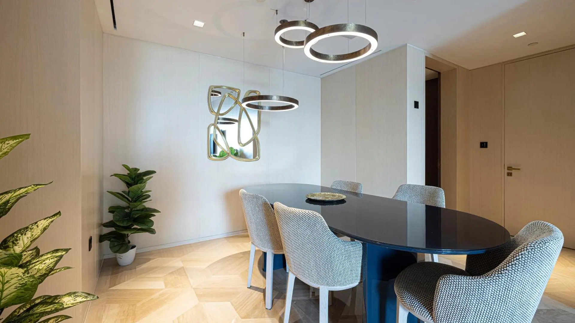 Five Palm Residence - Elegant Home Dubai 0*,  United Arab Emirates