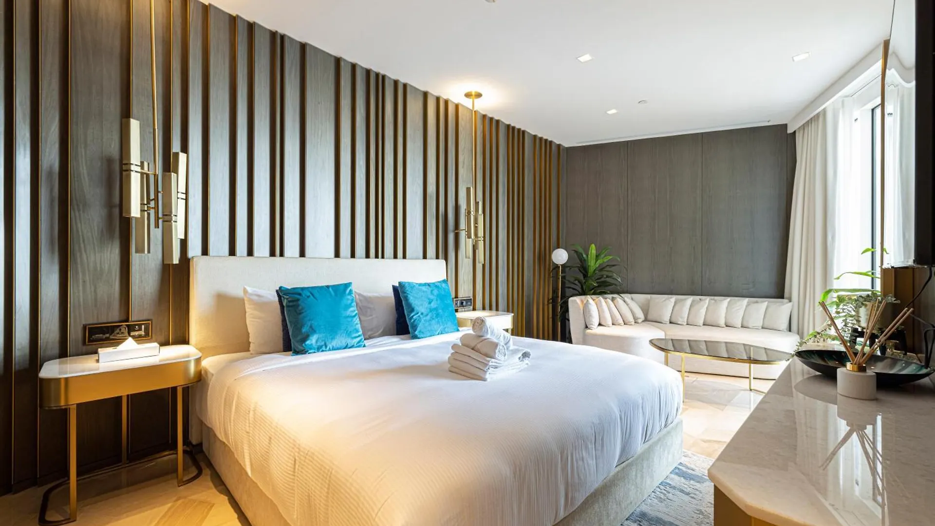 Five Palm Residence - Elegant Home Dubai Apartment