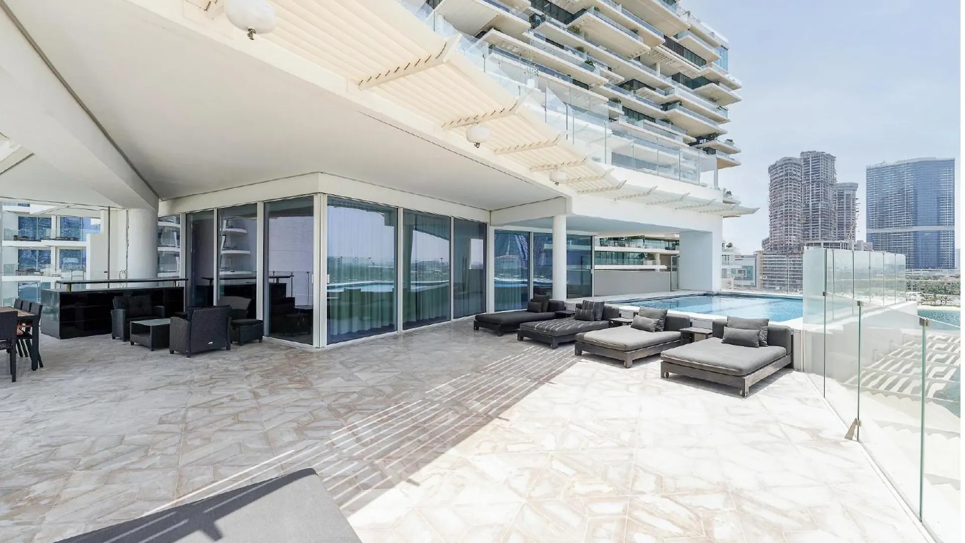 Five Palm Residence - Elegant Home Dubai